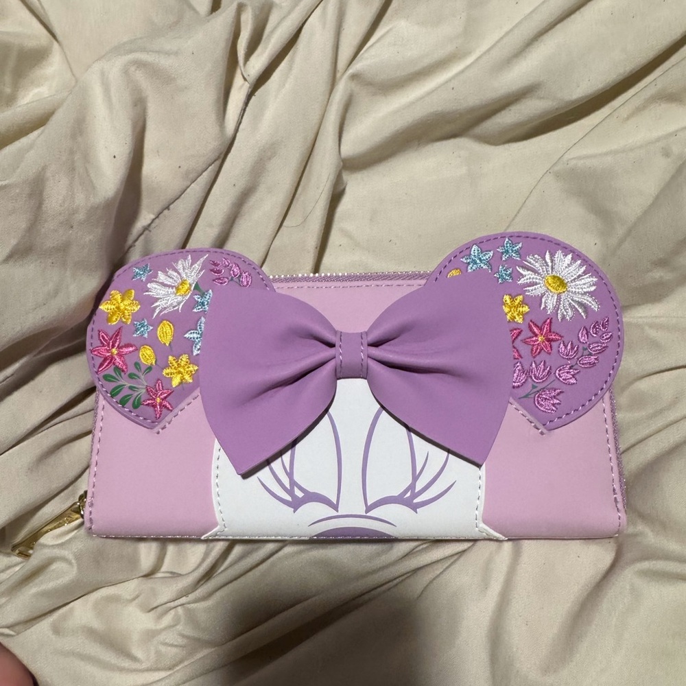 Loungefly Disney Minnie Mouse wallet